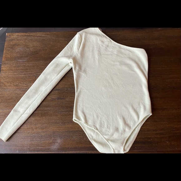 Zara top, one shoulder sleeve size M - Picture 3 of 3